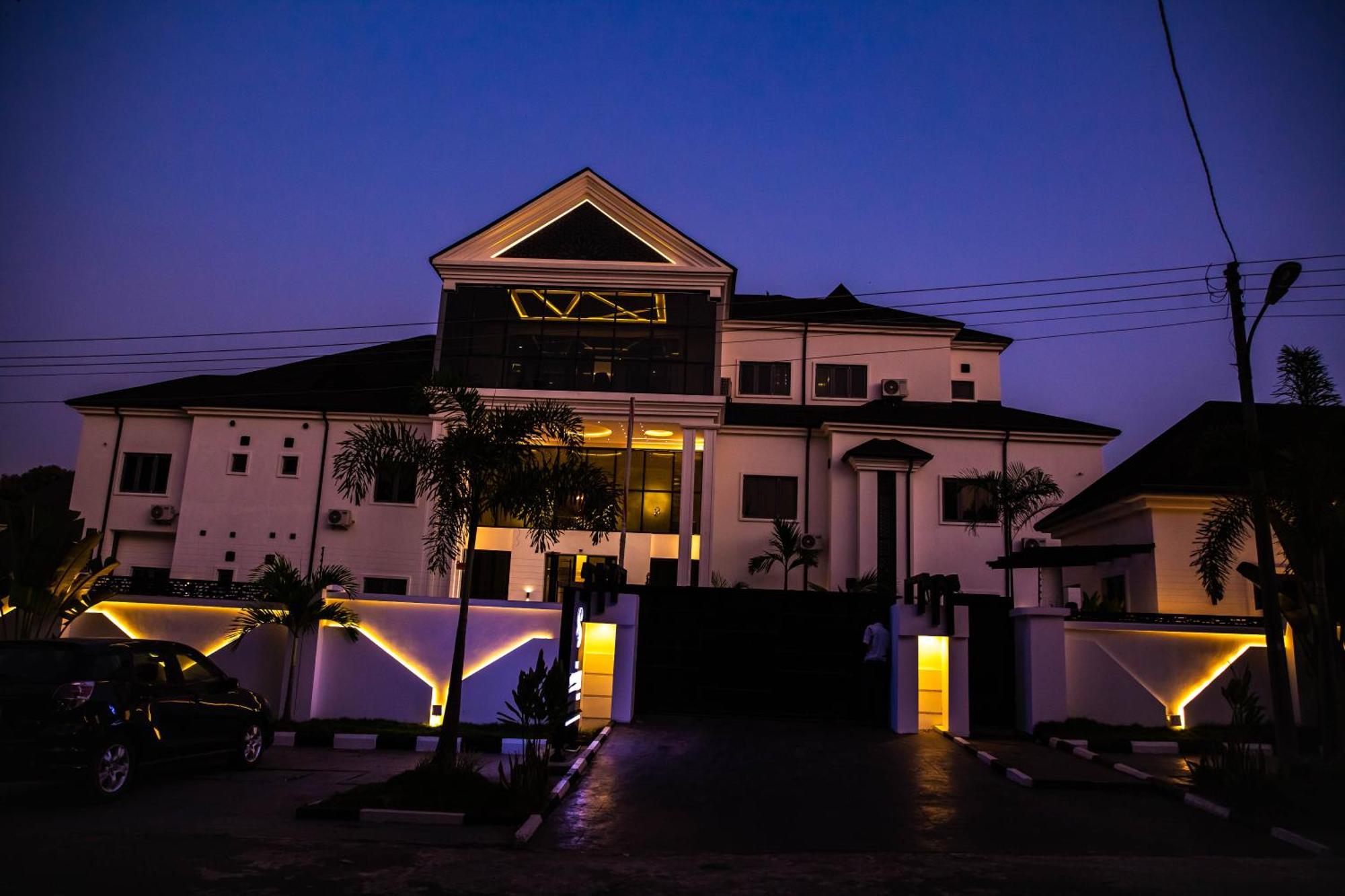 The Stallion Abuja Luaran gambar