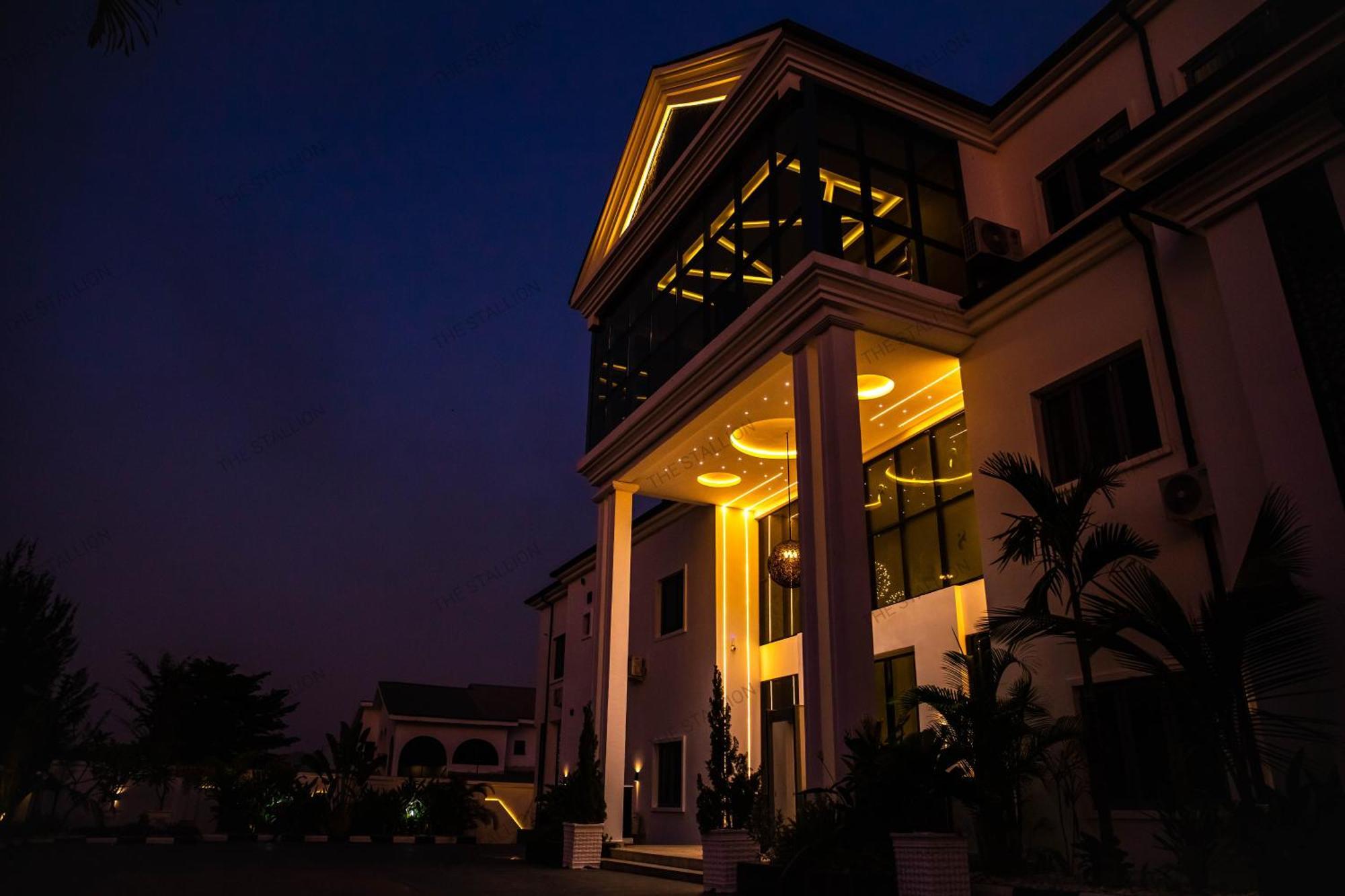 The Stallion Abuja Luaran gambar
